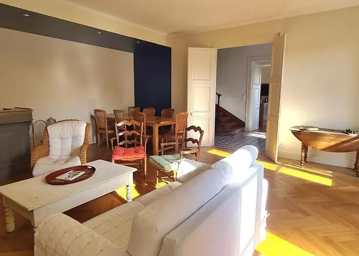 Casa de Férias Les Hauts De St Jacques Maison D'exception 300m2, Jardin Arbore 2000m2